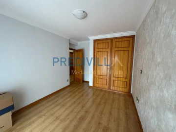Apartamento T3 para Venda em Castêlo da Maia