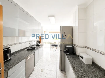 Apartamento T3 para Venda em Castêlo da Maia