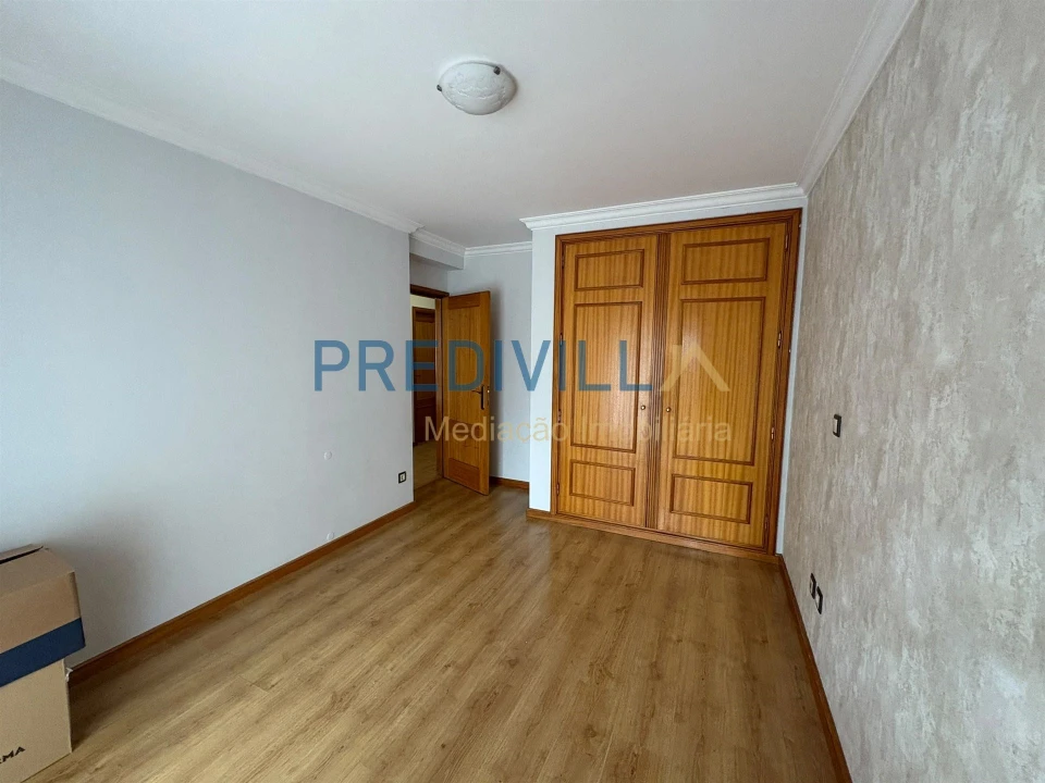 Apartamento T3 para Venda em Castêlo da Maia Foto 14