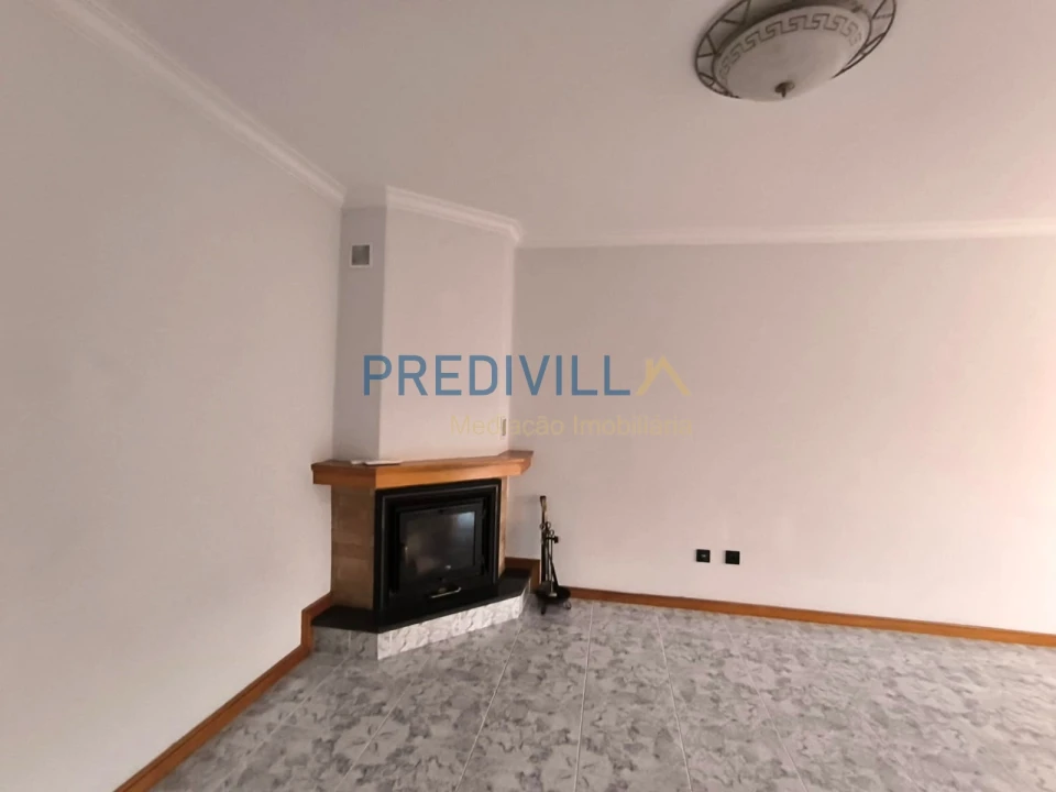 Apartamento T3 para Venda em Castêlo da Maia Foto 6