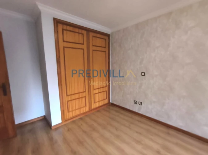 Apartamento T3 para Venda em Castêlo da Maia Foto 12