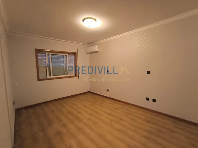 Apartamento T3 para Venda em Castêlo da Maia Foto 14