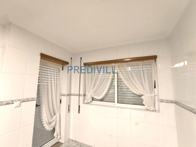 Apartamento T3 para Venda em Castêlo da Maia Foto 3
