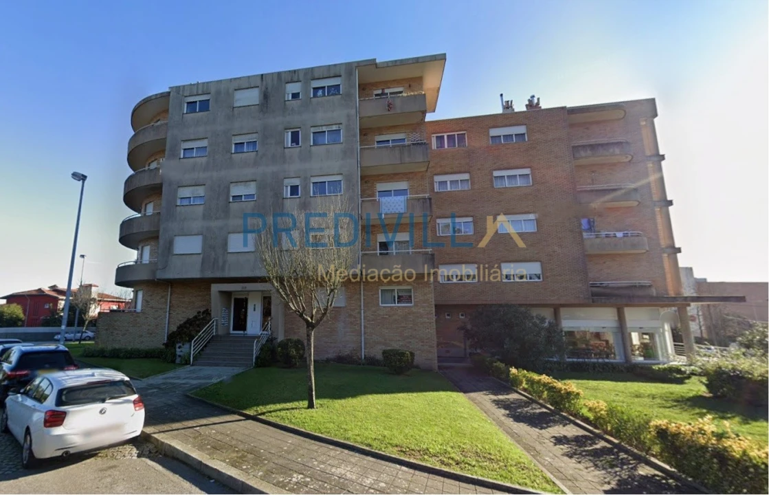 Apartamento T3 para Venda em Castêlo da Maia Foto 1
