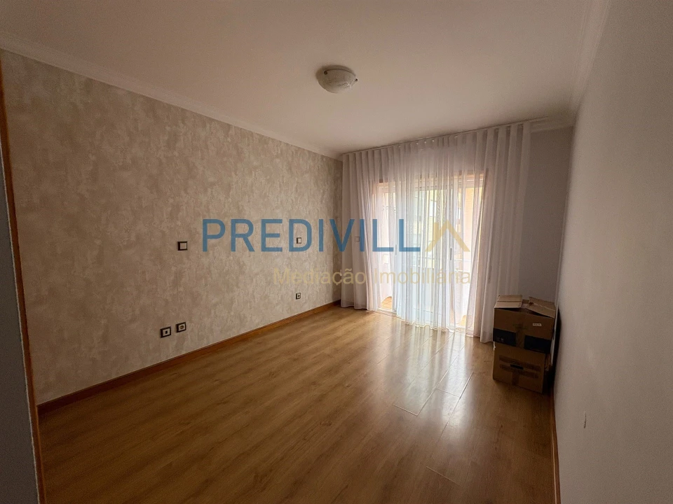 Apartamento T3 para Venda em Castêlo da Maia Foto 15