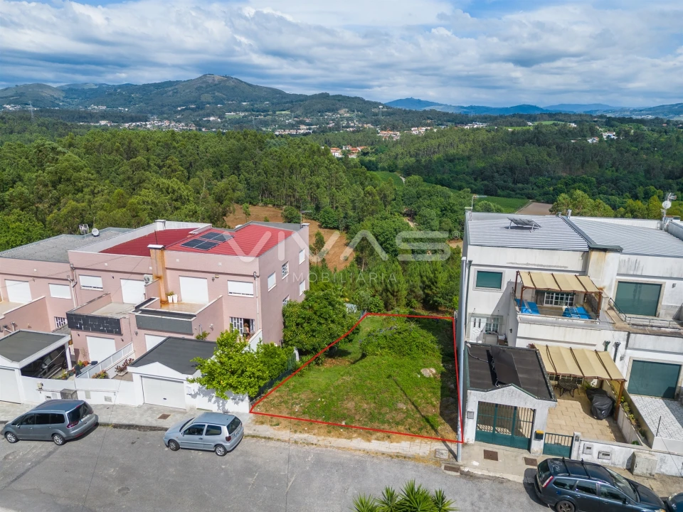 Terreno para Venda em Vila Verde e Barbudo Foto 1