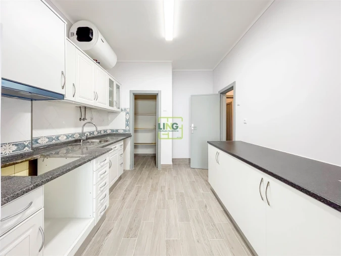Apartamento T4 para Arrendamento em Castelo Branco Foto 46