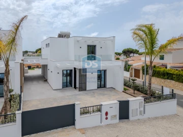 Moradia T3 para Venda em Quarteira