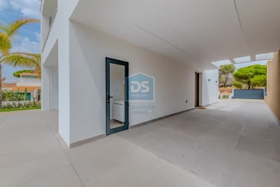 Moradia T3 para Venda em Quarteira