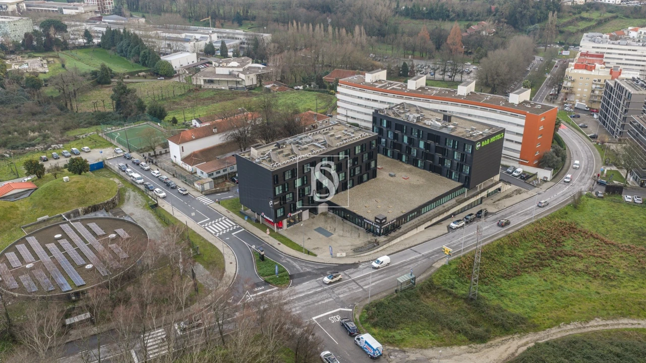Apartamento T1 para Arrendamento em Azurem Foto 23
