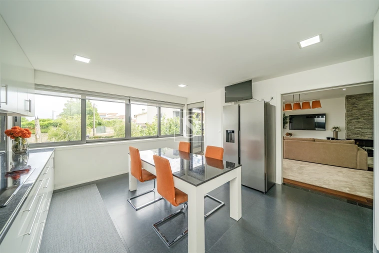 Apartamento T3 para Arrendamento em Barcelinhos Foto 23