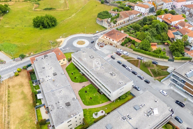 Apartamento T3 para Arrendamento em Barcelinhos Foto 54