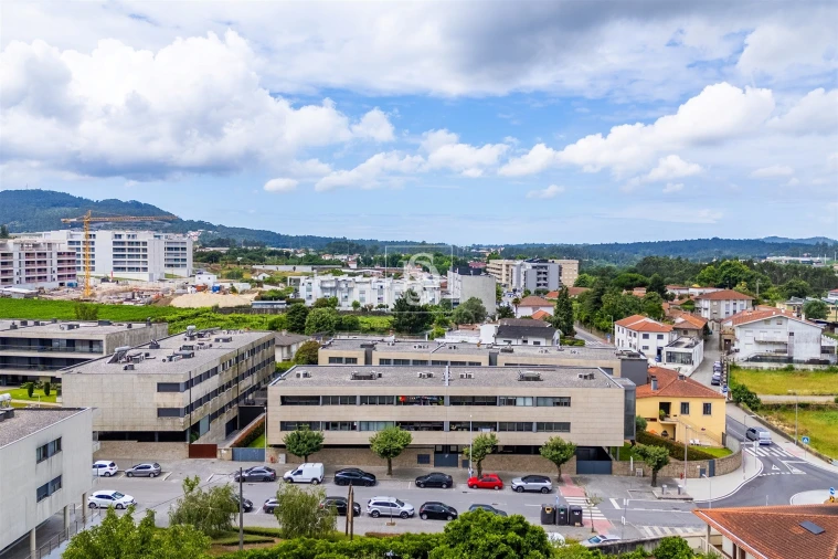 Apartamento T3 para Arrendamento em Barcelinhos Foto 2
