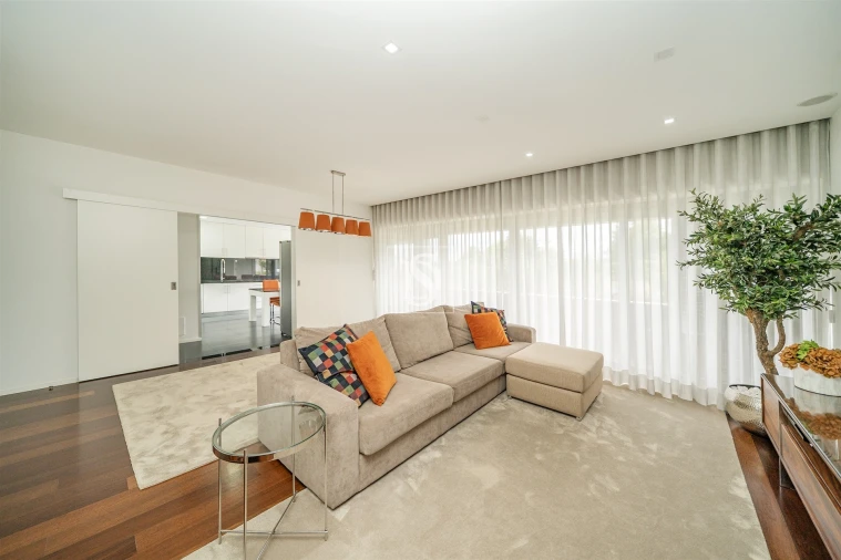 Apartamento T3 para Arrendamento em Barcelinhos Foto 16
