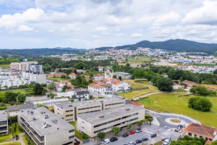 Apartamento T3 para Arrendamento em Barcelinhos Foto 47
