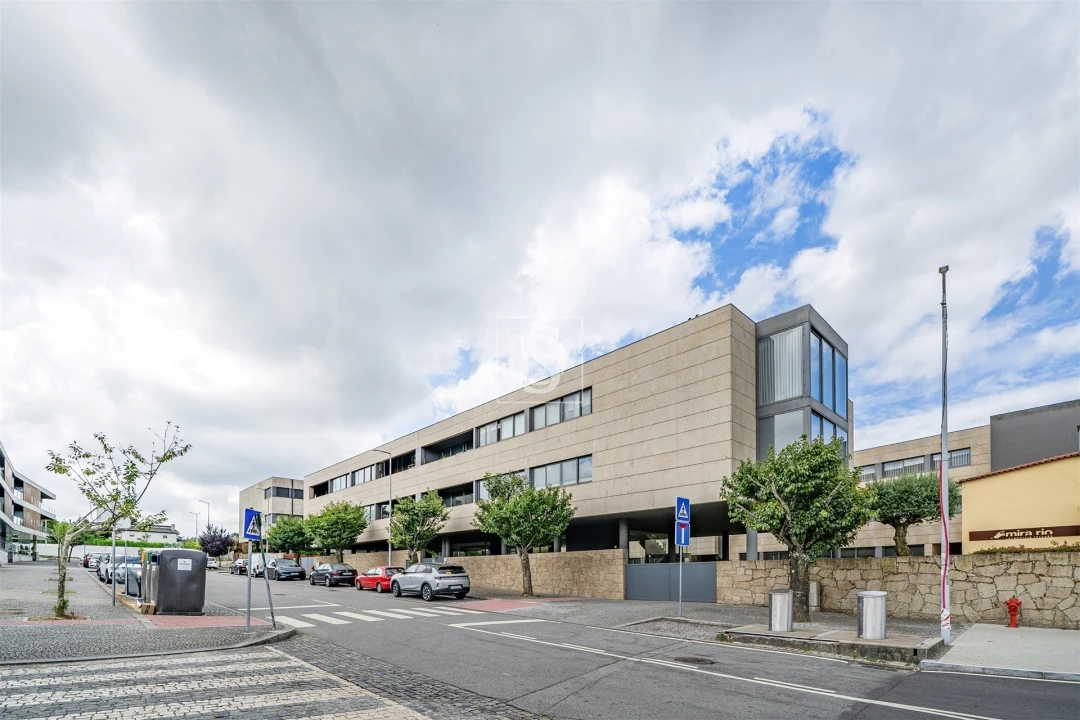 Apartamento T3 para Arrendamento em Barcelinhos Foto 4