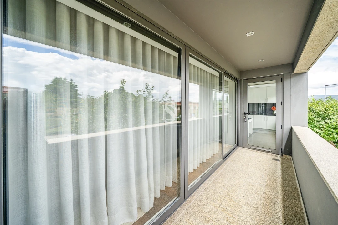 Apartamento T3 para Arrendamento em Barcelinhos Foto 17