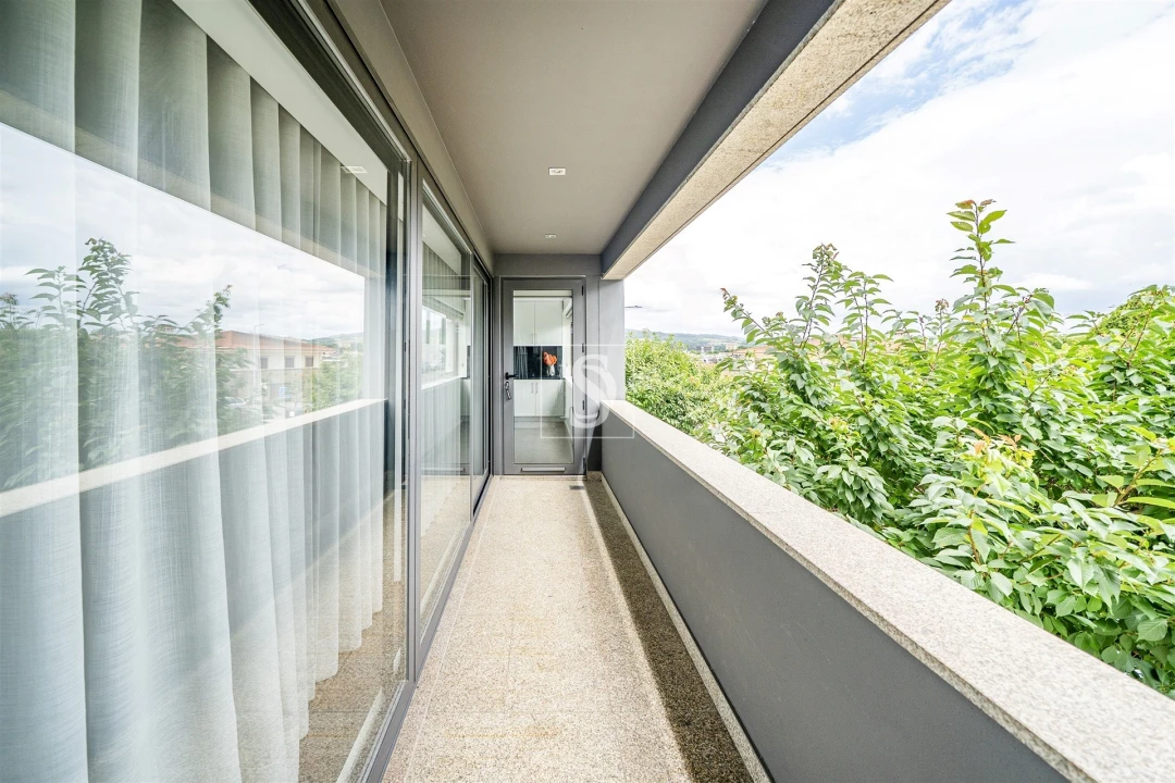 Apartamento T3 para Arrendamento em Barcelinhos Foto 25