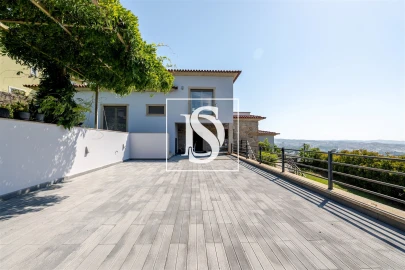 Moradia T4 para Venda em Santo Tirso, Couto (Santa Cristina e São Miguel) e Burgães
