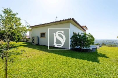 Moradia T4 para Venda em Santo Tirso, Couto (Santa Cristina e São Miguel) e Burgães