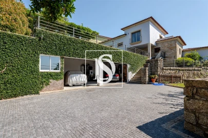 Moradia T4 para Venda em Santo Tirso, Couto (Santa Cristina e São Miguel) e Burgães