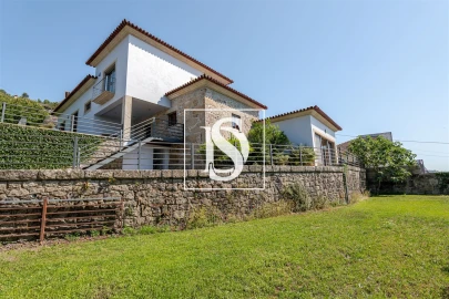 Moradia T4 para Venda em Santo Tirso, Couto (Santa Cristina e São Miguel) e Burgães
