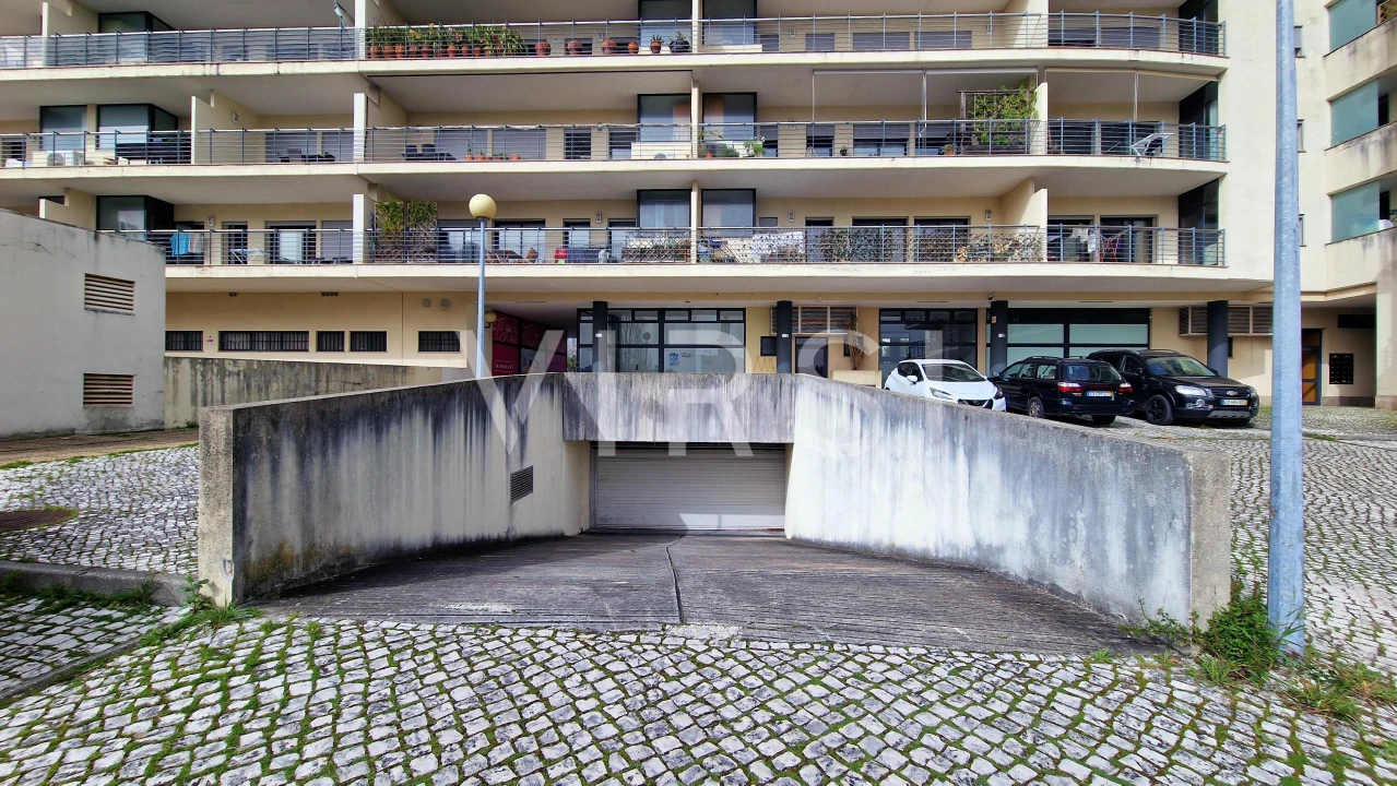 Garagem para Arrendamento em Sé Nova, Santa Cruz, Almedina e São Bartolomeu Foto 11