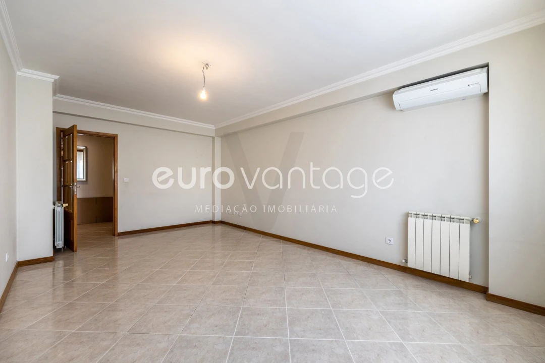 Apartamento T3 para Venda em Leiria, Pousos, Barreira e Cortes Foto 14