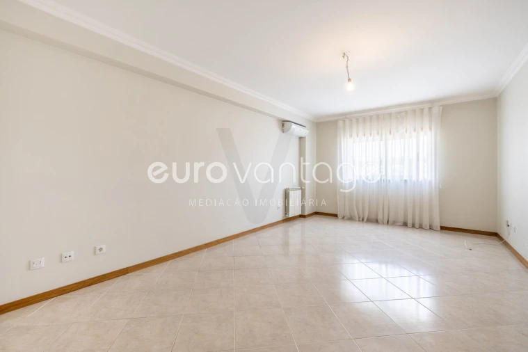 Apartamento T3 para Venda em Leiria, Pousos, Barreira e Cortes Foto 11
