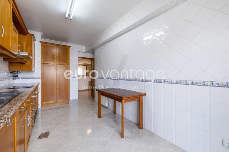 Apartamento T3 para Venda em Leiria, Pousos, Barreira e Cortes Foto 7