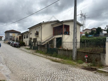 Moradia T2 para Venda em Sandim, Olival, Lever e Crestuma