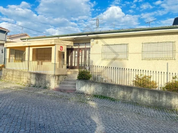 Moradia T2 para Venda em Sandim, Olival, Lever e Crestuma