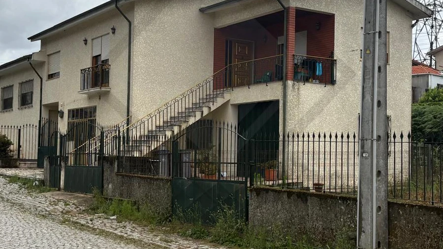 Moradia T2 para Venda em Sandim, Olival, Lever e Crestuma