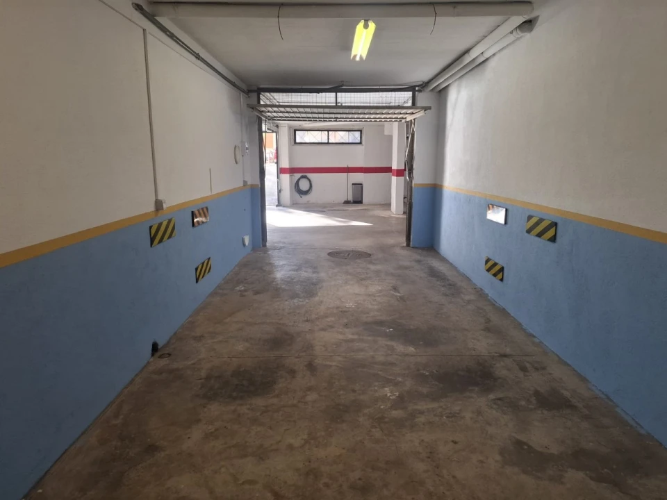 Garagem para Arrendamento em Algueirão-Mem Martins Foto 1