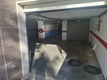 Garagem para Arrendamento em Algueirão-Mem Martins