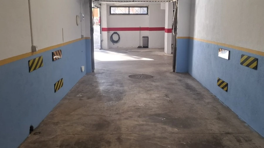 Garagem para Arrendamento em Algueirão-Mem Martins