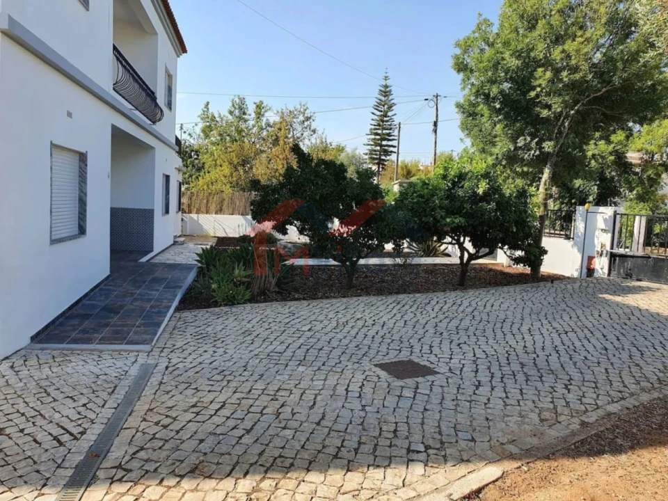 Moradia T14 para Venda em Loule (São Clemente) Foto 1
