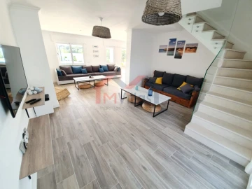 Moradia T14 para Venda em Loule (São Clemente)
