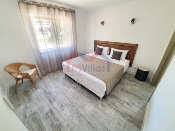 Moradia T14 para Venda em Loule (São Clemente)