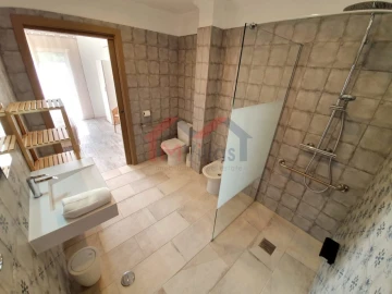 Moradia T14 para Venda em Loule (São Clemente)