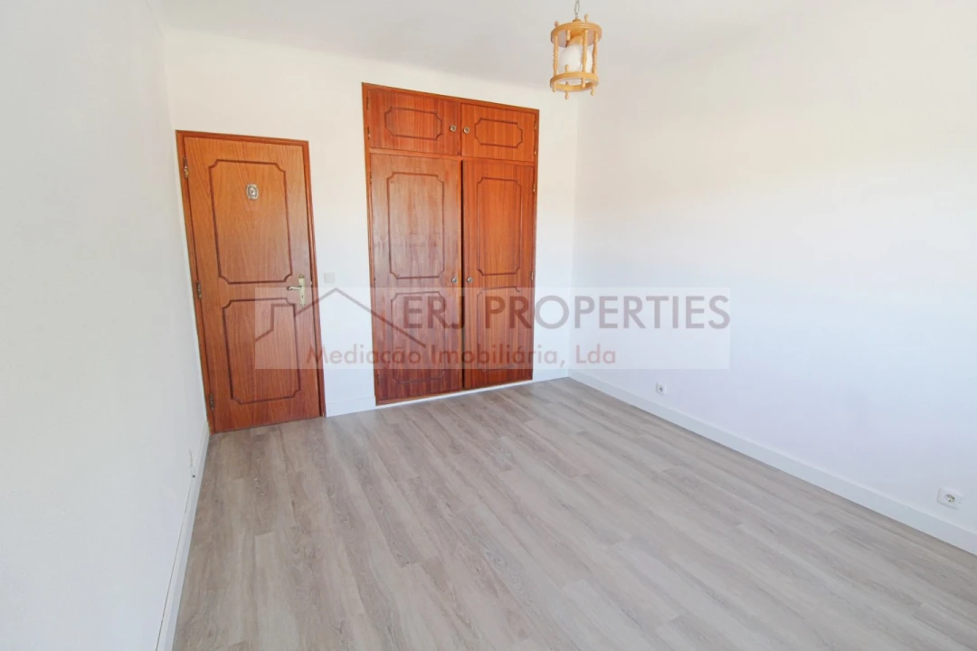 Apartamento T2 para Venda em Altura Foto 12