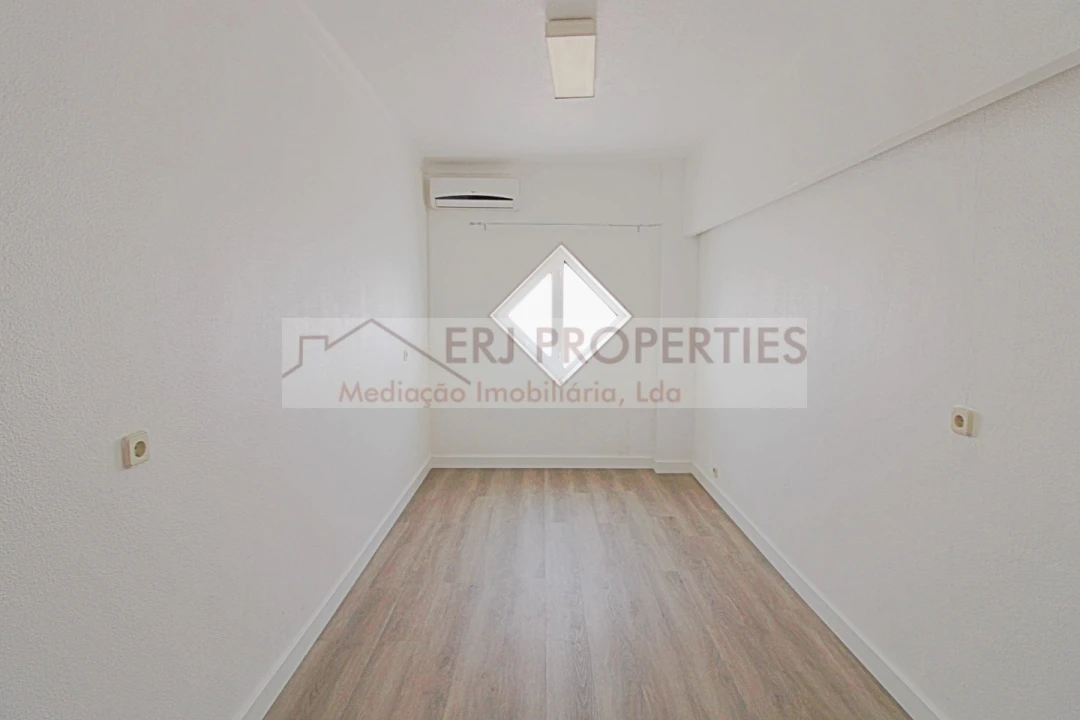 Apartamento T2 para Venda em Altura Foto 14