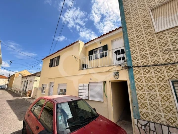 Prédio para Venda em Sacavém e Prior Velho