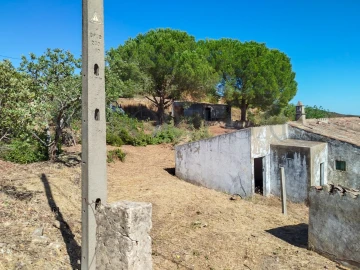 Moradia T2 para Venda em Santa Catarina da Fonte do Bispo