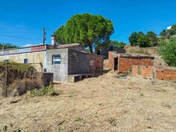 Moradia T2 para Venda em Santa Catarina da Fonte do Bispo