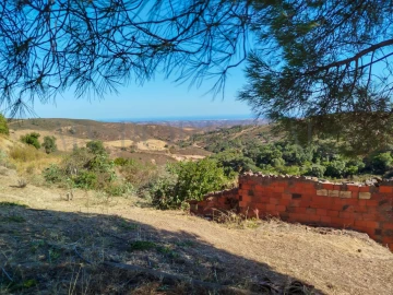Moradia T2 para Venda em Santa Catarina da Fonte do Bispo