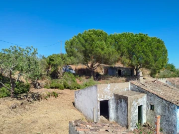 Moradia T2 para Venda em Santa Catarina da Fonte do Bispo