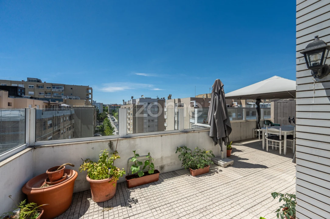 Apartamento T3 para Venda em Aguas Santas Foto 2