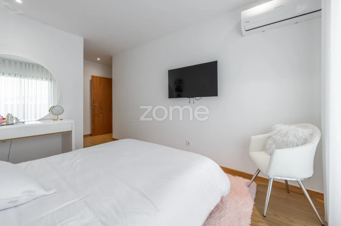 Apartamento T4 para Venda em Moreira Foto 32