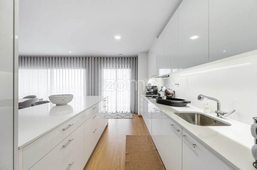 Apartamento T4 para Venda em Moreira Foto 11